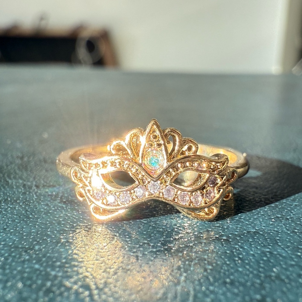 Fragrant Jewels Gold Mask Ring